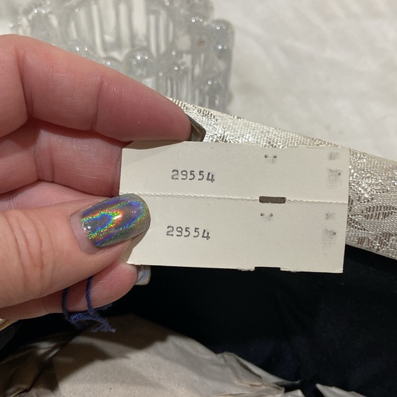 Vintage silk clutch 🤍 - Picture 9 of 12